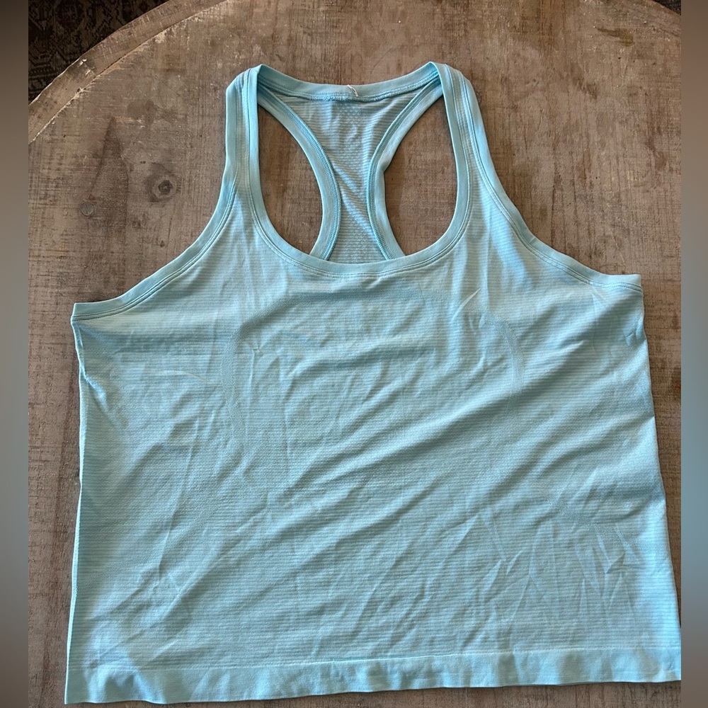 icing blue lululemon swiftly tank top !!